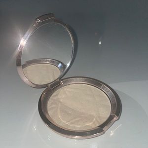 Becca Vanilla Quartz Highlight